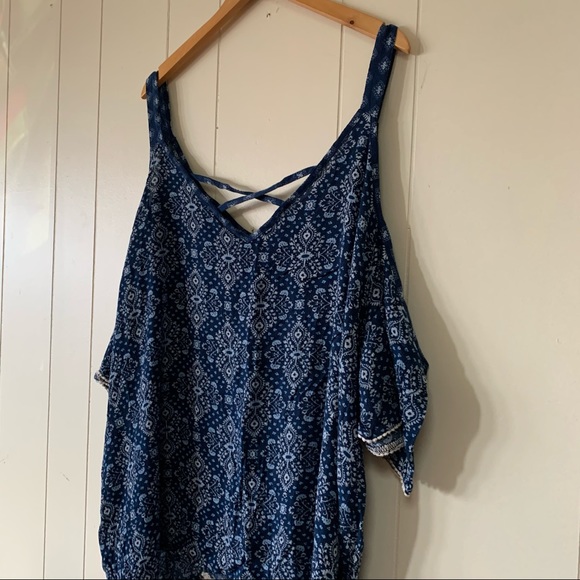 Flowy Cutout Navy and Blue Top - Picture 3 of 3